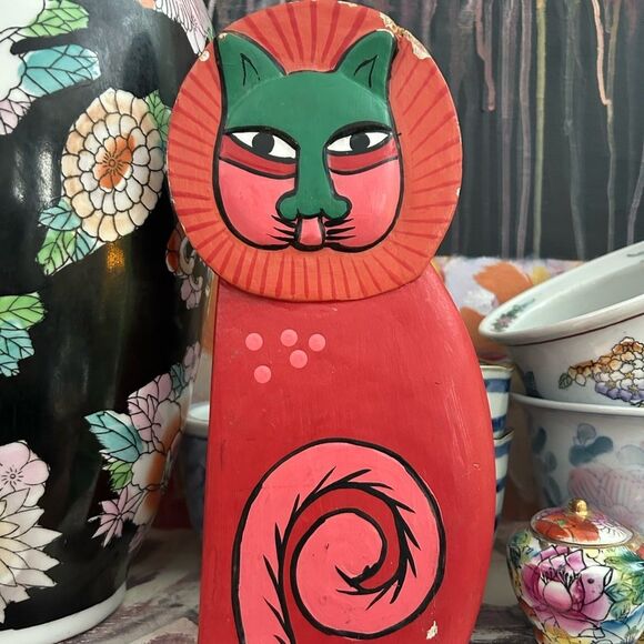 Vintage Red and Green Cat Decor Accent with Mystical Eyes - Picture 1 of 12